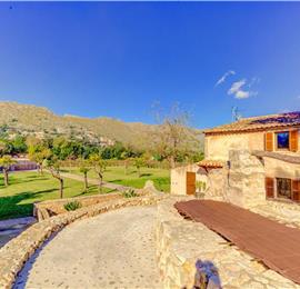 4 Bedroom villa with pool near Pollensa, sleeps 8